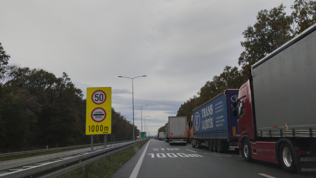 Shoqatat e transportit kërkojnë zgjidhje për problemin e shoferëve në Zonën Shengen