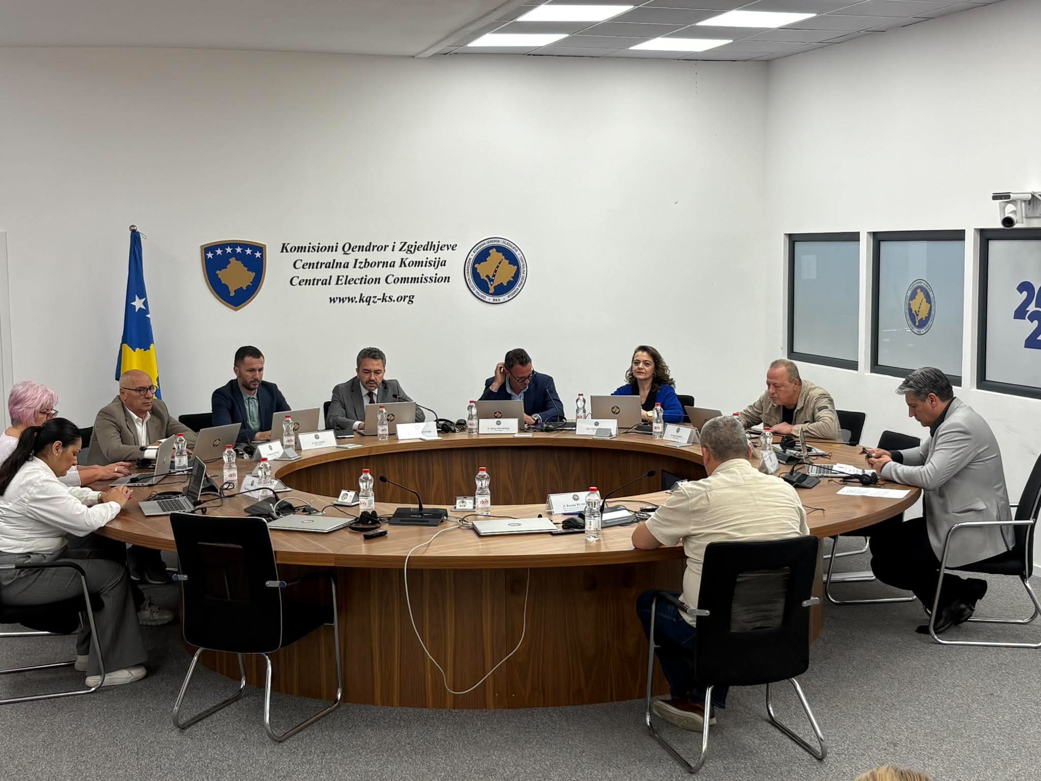 Mbi dy mijë anëtarë do të angazhohen në procesin e numërimit të votave në qendra komunale