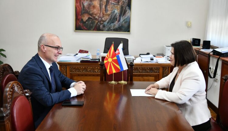 milloshoski-dhe-hricova-mbeshtetja-sllovake-per-integrimin-evropian-u-konfirmua