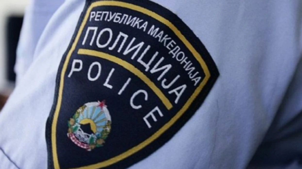 Ndalohet një person nga Koçani  drejtonte makinën pa leje dhe posedonte sa si të madhe mallrave dhe markave tregtare