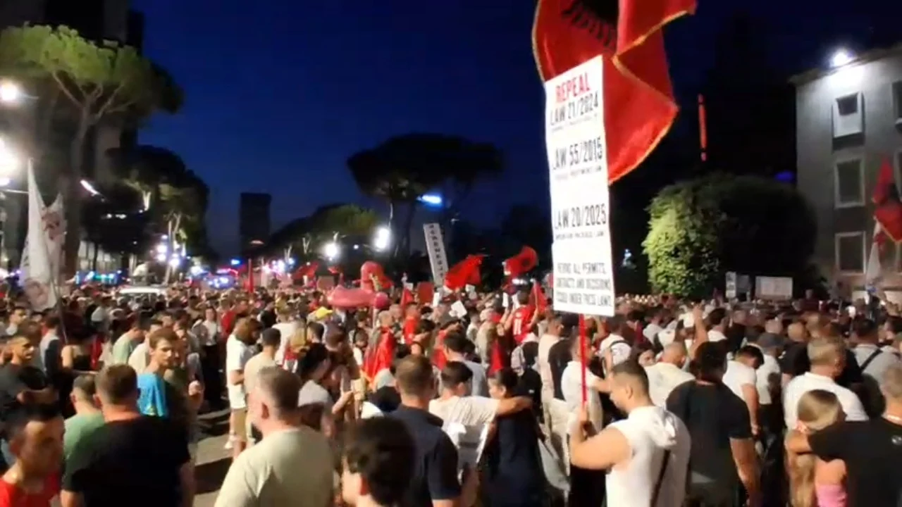 Dita e 28 të e tubimit  nis marshimi në rrugët e kryeqytetit  protestuesi  Do të krijojmë Kuvend Kombëtar  500 kandidatë potencialë