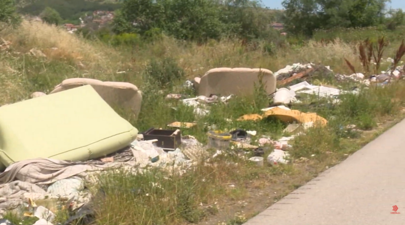 Rruga Saraj   Rashçe është kthyer në deponi
