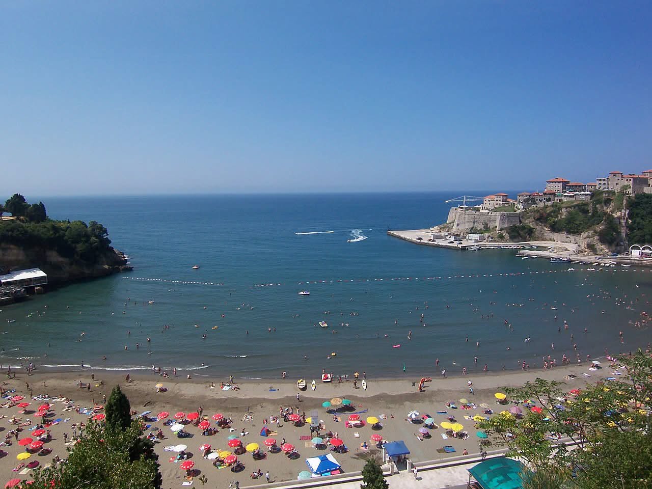 Raportohet se një burrë nga Kosova ka humbur jetën në bregdetin e Ulqinit