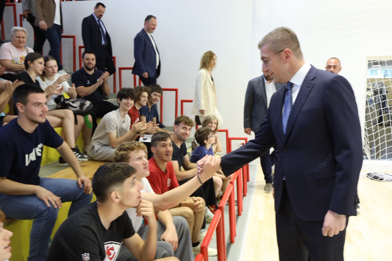 Mickoski: Në Kisella Vodë po finalizohet një nga sallat spor