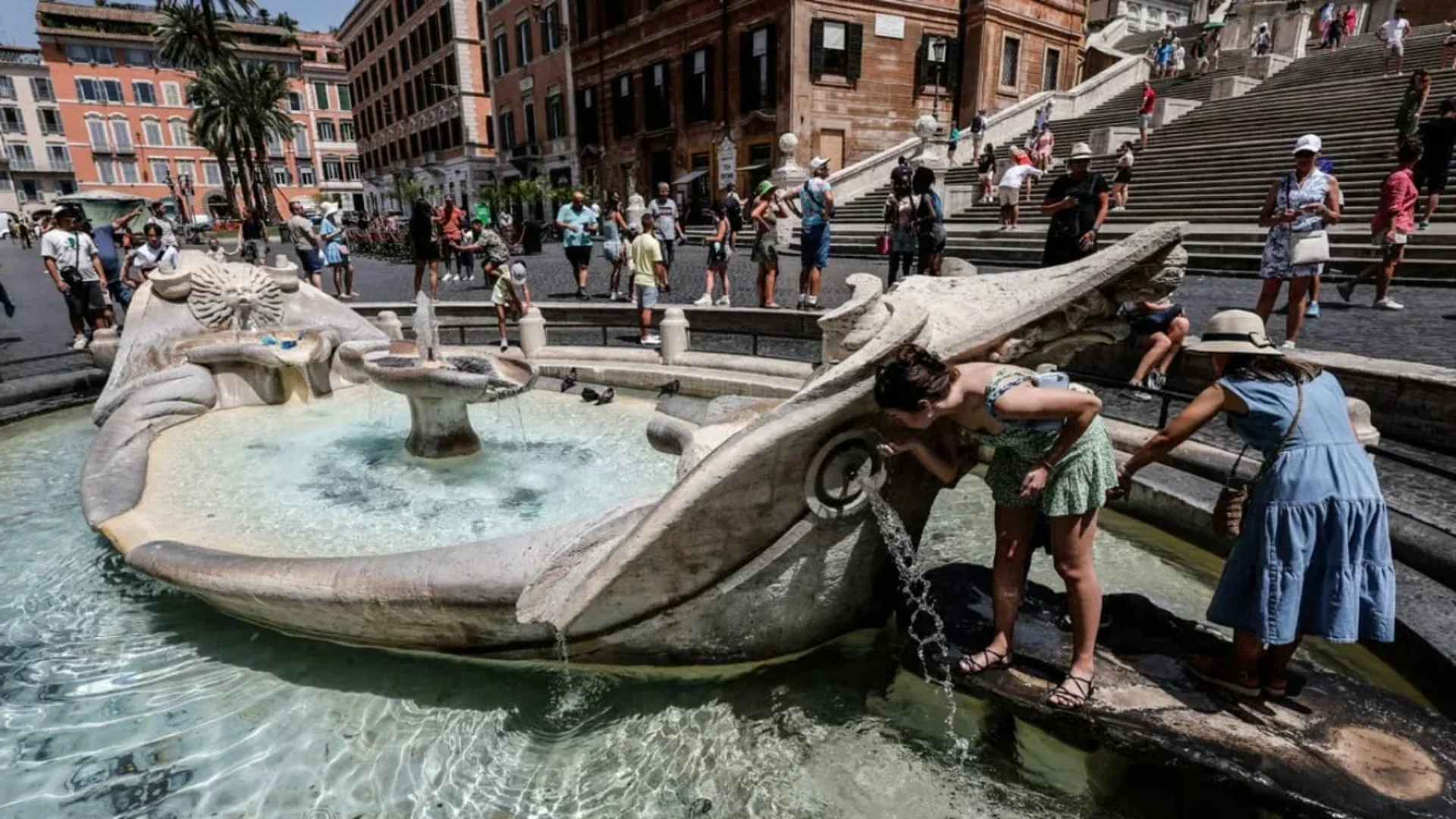 Vala e tretë e të nxehtit godet Italinë  temperaturat pritet të arrijnë deri në 43 gradë
