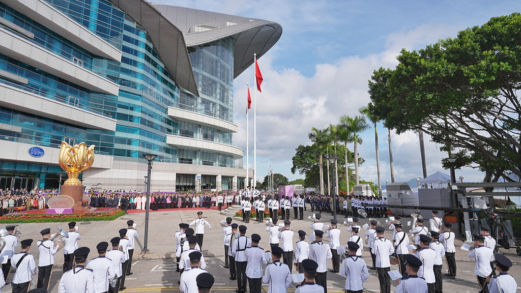 Hong Kongu feston 29 vjetorin e rikthimit në atdhe
