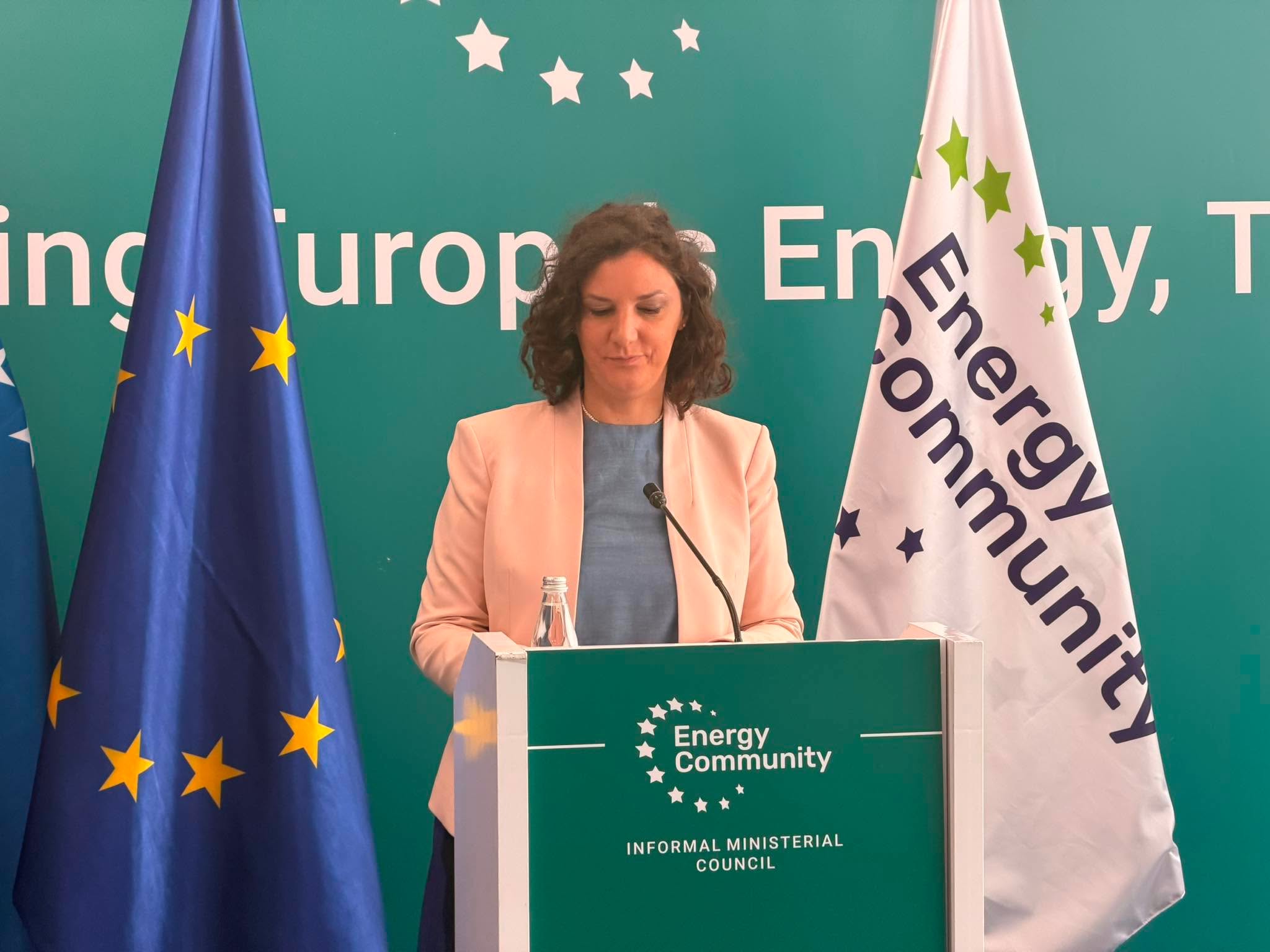 kosova-kerkon-veprim-ndaj-serbise-ne-komunitetin-e-energjise-rizvanolli-nuk-do-te-qendrojme-duarkryq