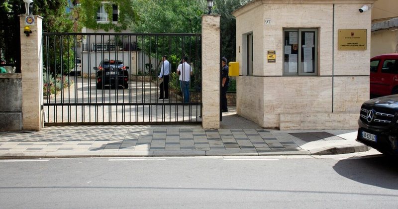 trafik-droge-prokuroria-sekuestron-dy-apartamente-dhe-nje-garazh-te-nje-te-denuari-me-10-vite-burg