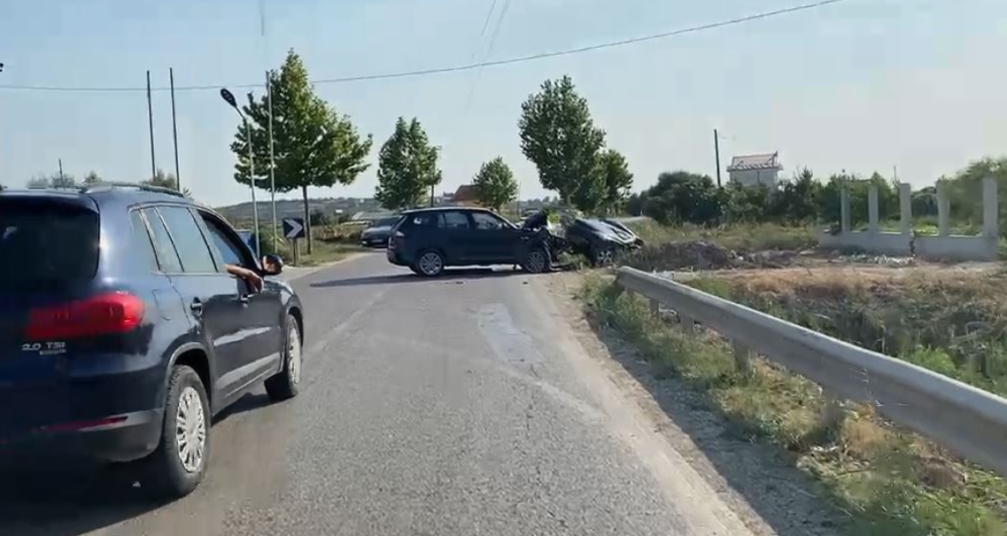 Aksident me vdekje në Divjakë  Humb jetën 39 vjeçari  plagosen 5 të tjerë