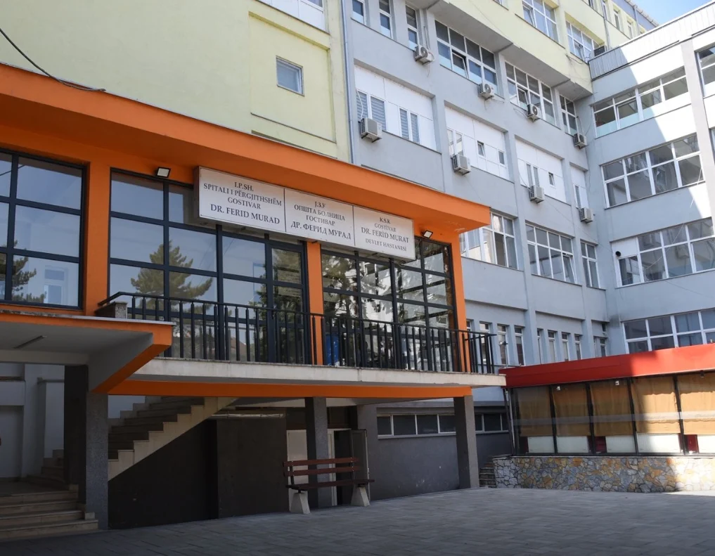 Bie numri i të infektuarve të rinj në Gostivar  dje u regjistruan 293 raste të reja  të premten ndihmë kërkuan 649 persona