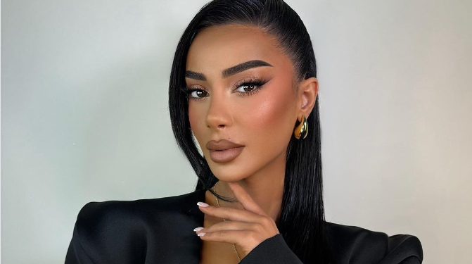 kader-kicaj-shfaqet-super-hot-veshtire-t-i-largosh-syte