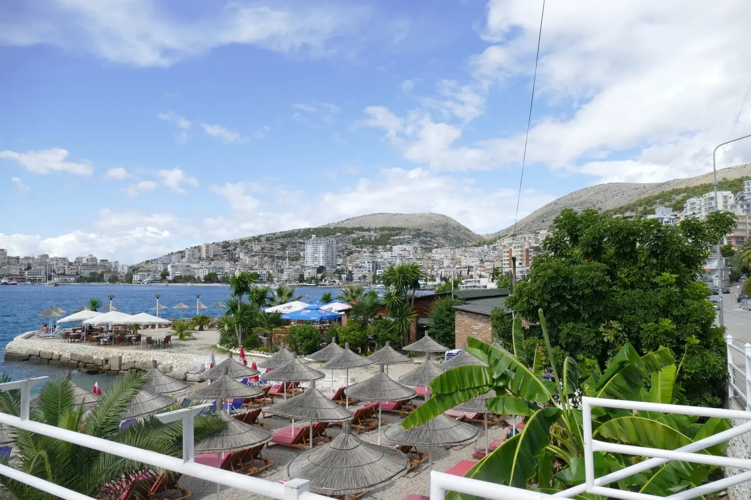 media-spanjolle-riviera-shqiptare-zgjedhja-ideale-per-pushime-larg-turizmit-masiv