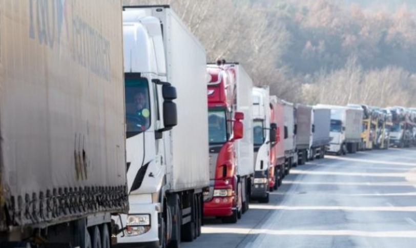 edhe-sot-kufizimi-i-perkohshem-i-qarkullimit-per-automjetet-e-transportit-te-mallrave-me-mase-totale-mbi-20-tone