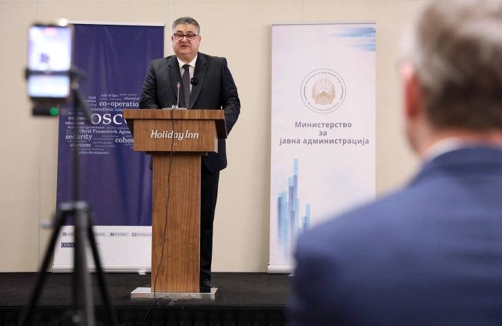 mincev-punesimi-ne-sektorin-publik-duhet-te-bazohet-ne-merite-kompetenca-dhe-integritet