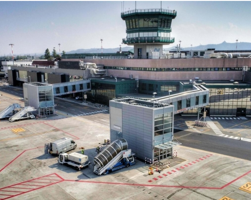 Alarm në Itali  mungesë karburanti në disa aeroporte  rrezikohen fluturimet