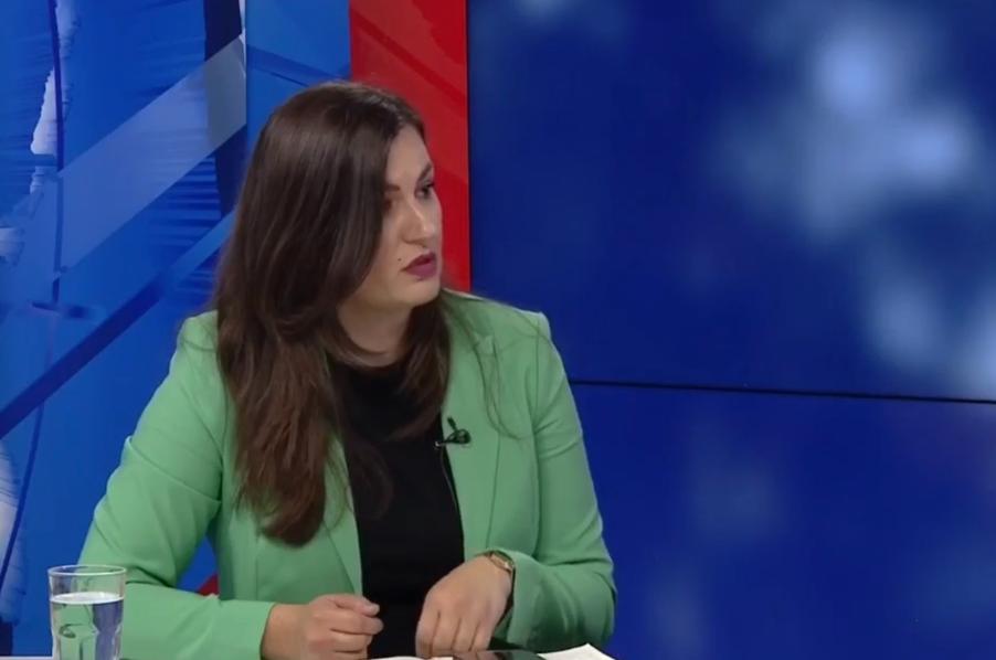 Zajkova  Tragjike është kur dikush kritikon gabimet e paraardhësit dhe kur vjen radha e tij  nuk i korrigjon por i përsos
