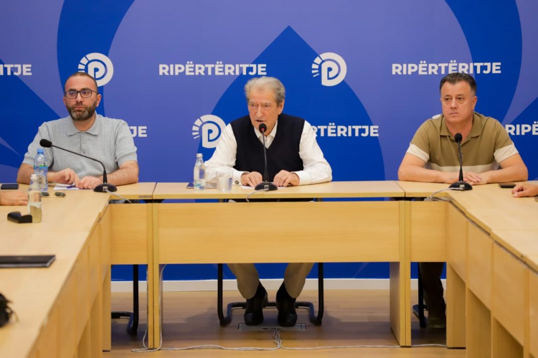 berisha-demokratet-te-mbeshtesin-me-te-gjitha-mundesite-protesten-qytetare