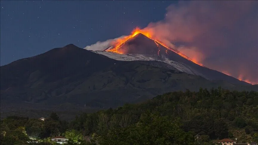 Shpërthen sërish vullkani Etna  ndërpriten fluturimet në Siçili
