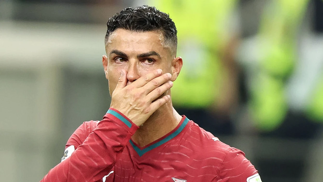 Cristiano Ronaldo i etur  Lë të hapur mundësinë që të luajë në  Euro 2028 