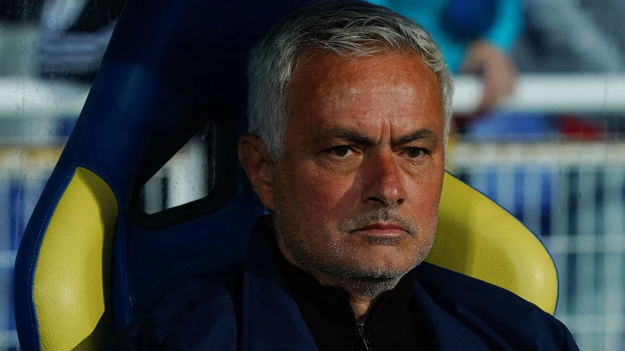 nga-konfliktet-te-e-ardhmja-e-pasigurt-mourinho-pergatit-biseden-vendimtare-me-yllin-e-skuadres