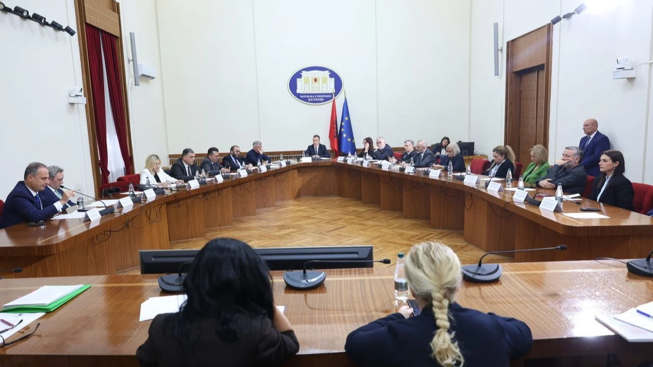 Debate në Konferencën e Kryetarëve për  Territorialen   PS dhe PD përplasen për zgjatjen e afatit të punës së komisionit