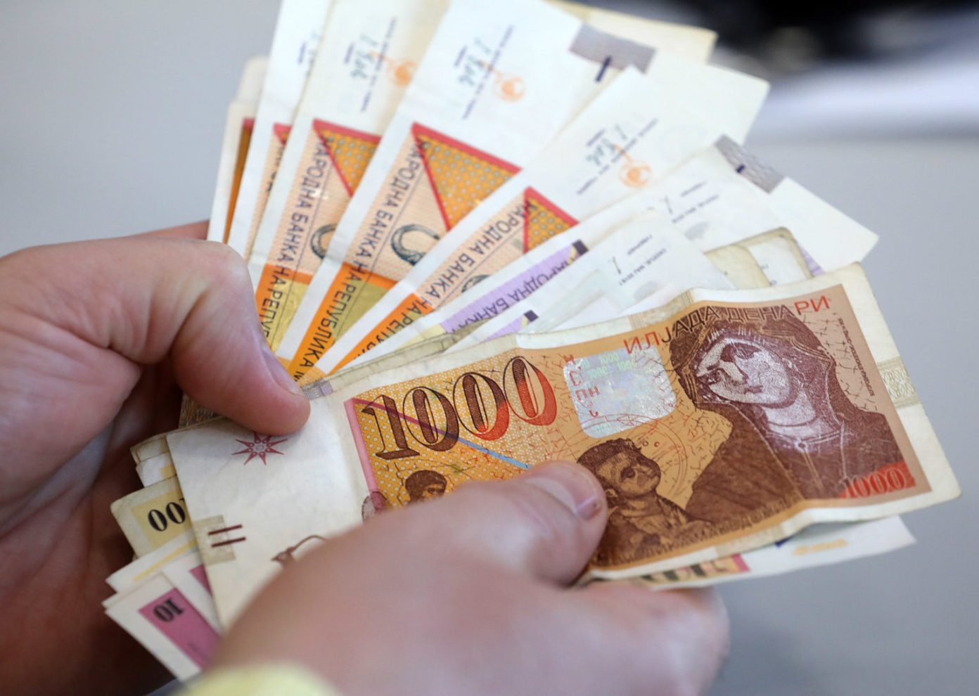 Ministria e Politikës Sociale nis pagesën e të drejtave për fëmijët: Këshilla të rëndësishme për prindërit 