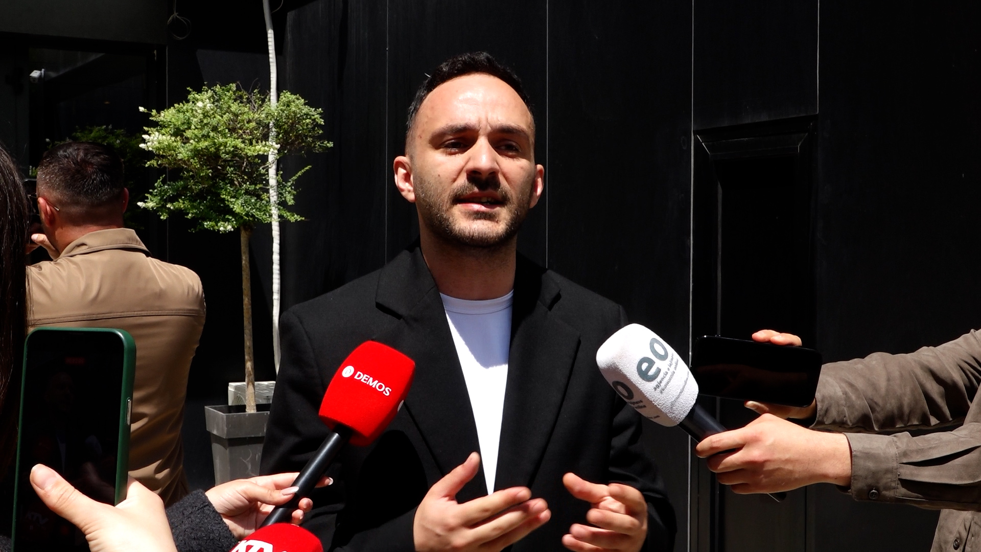 paris-guri-hesht-per-nismen-e-shkarkimit-te-lumir-abdixhikut