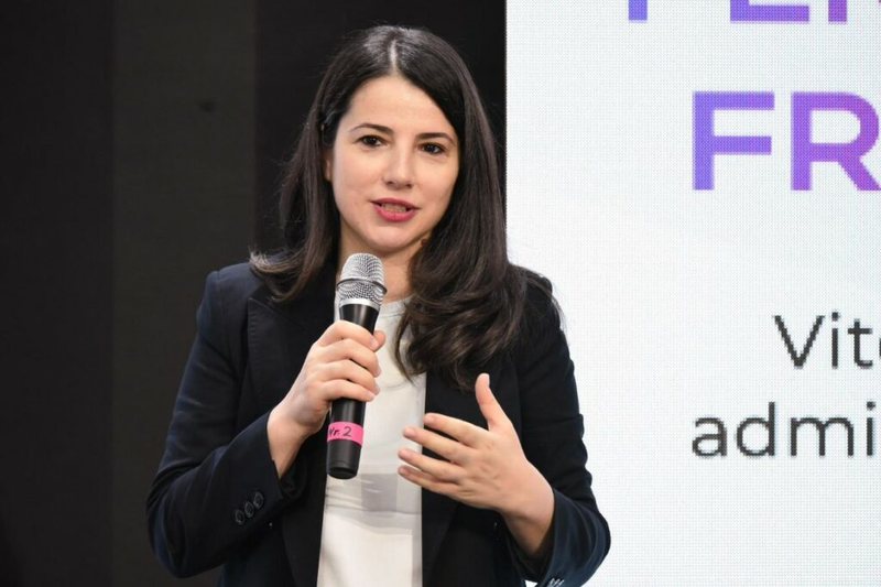 Prezantohen nismat e reja për një administratë moderne në rrugën drejt BE  Pirdeni  Prioritet  investimi te kapitali njerë
