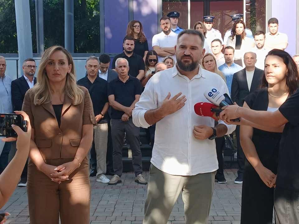 nuk-kemi-gjak-per-te-shkelur-pdk-dhe-aleanca-i-bejne-thirrje-kurtit-te-zhbllokoje-institucionet
