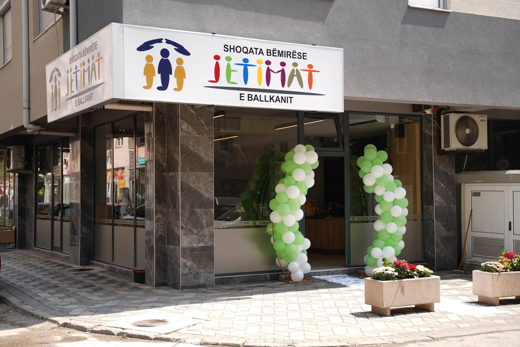  Jetimat e Ballkanit  hapin kuzhinë humanitare në Shkup