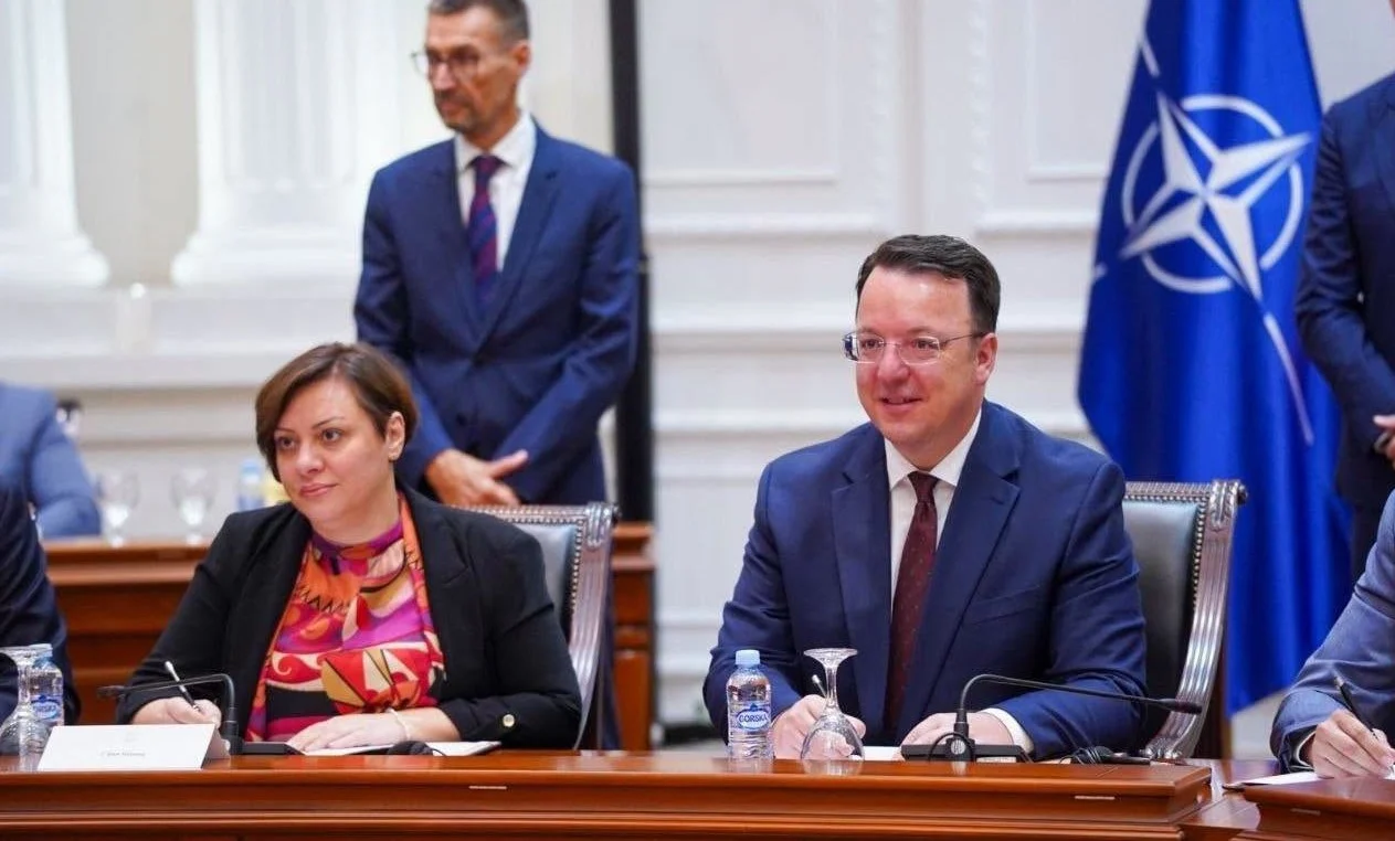 LDP  Nënshkrimi i marrëveshjeve për fazën e tretë të hekurudhës së Korridorit 8 është hap i rëndësishëm në lidhjen me Evropën