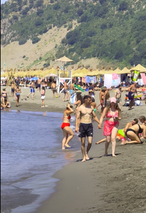  Rana e Hedhun  në Shëngjin  plazh ranor dhe sporte ujore për pushuesit