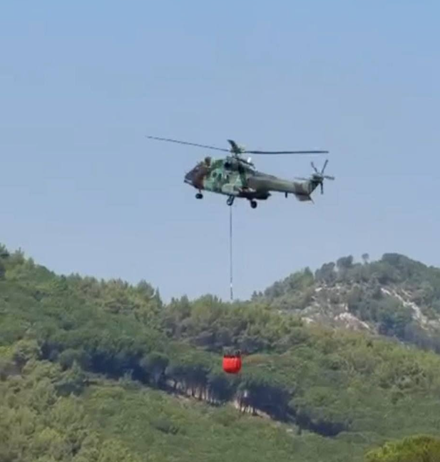 Zjarr në Riban të Mallakastrës  ndërhyrje nga ajri për neutralizimin e flakëve