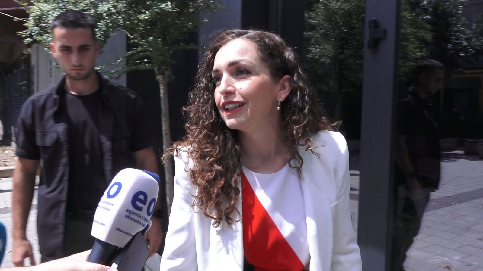 Osmani  Jemi në mbrojtje të Kushtetutës  qëndrimet i bëjmë publike pas mbledhjes