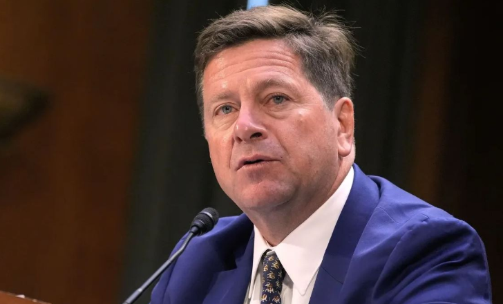 Jay Clayton betohet si Drejtor i Inteligjencës Kombëtare të SHBA