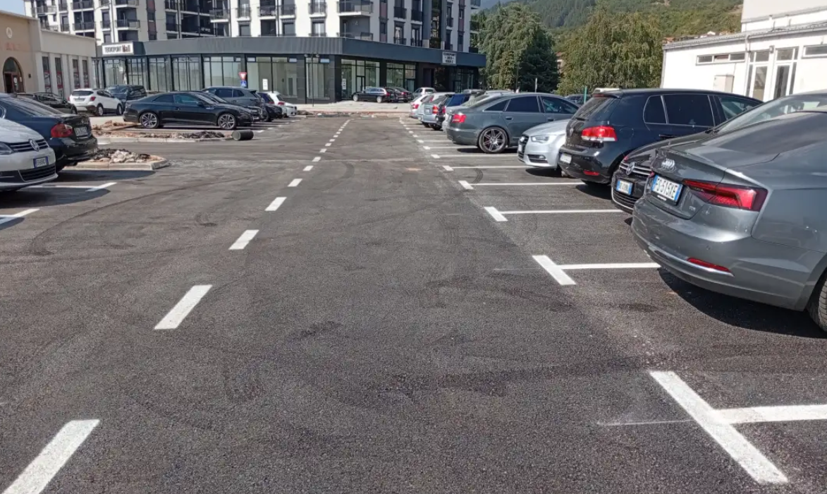 vihen-ne-perdorim-nje-pjese-e-parkingjeve-te-reja-publike-ne-diber