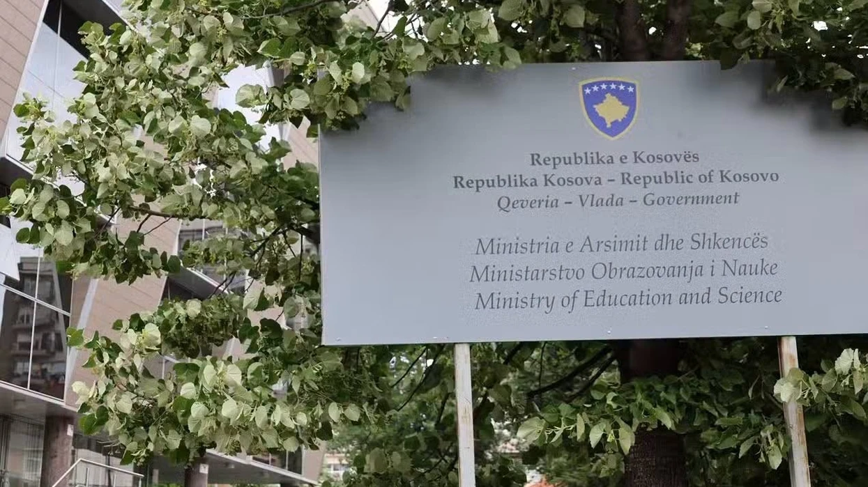 Miratohet nga MASH katalogu i teksteve shkollore  ekzekutohen mjetet financiare te prindërit