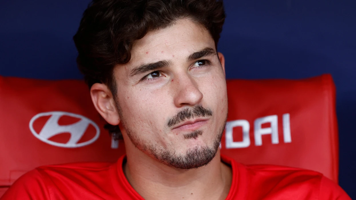 Alvarez kërkoi ndihmën e kapitenëve të Atletico Madridit për t u larguar  por Simeone ndërhyri menjëherë