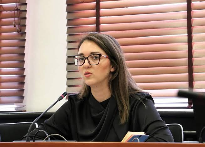 Deputetja e VV së  Kurti ka marrë dyfish vota më shumë se PDK ja  për çfarë uzurpimi po flisni 