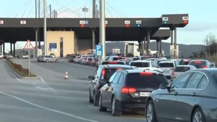 pikat-kufitare-per-dalje-nga-kosova-pritjet-mbi-nje-ore