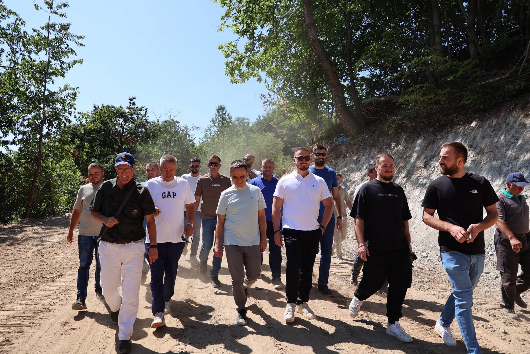 Kasami inspekton punimet në rrugën Tetovë Prizren  Projekt strategjik për lidhjen me Kosovën