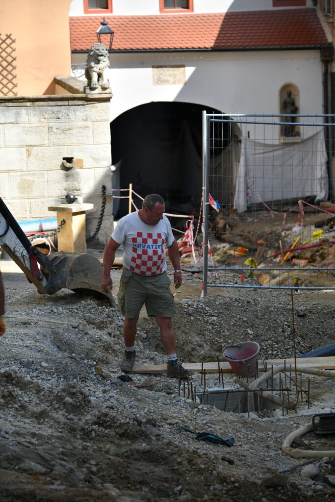 Punësimi i të papunëve dhe puna e të punësuarve