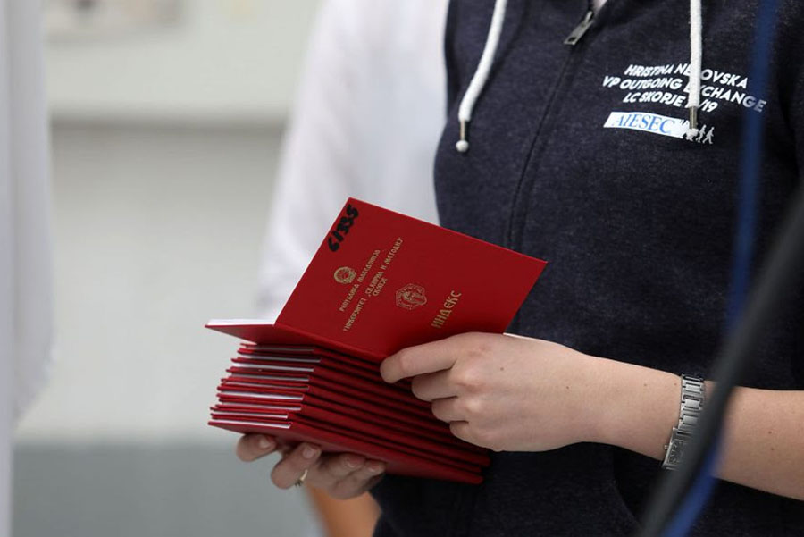 nga-1-deri-me-30-tetor-2026-vazhdimi-i-se-drejtes-per-burse-studentore