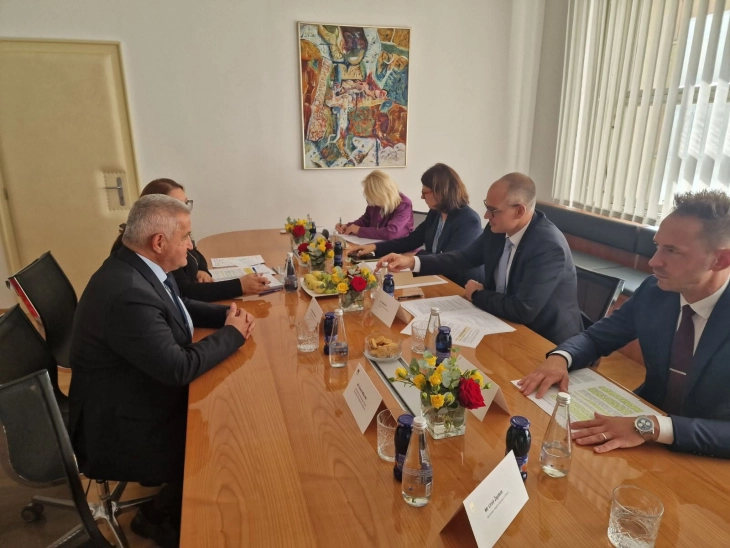 Klekovski dhe ministri slloven Ostrc biseduan për reformat në shëndetësi dhe forcimin e partneritetit