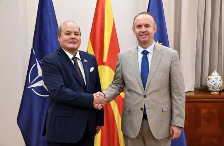 Takimi i lamtumirës i kryetarit të Kuvendit me ambasadorin e Kazakistanit