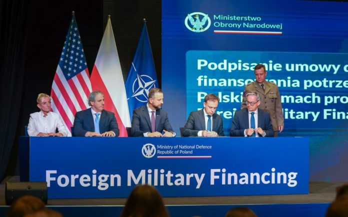 Polonia siguron miliarda dollarë kredi nga SHBA ja për pajisje ushtarake