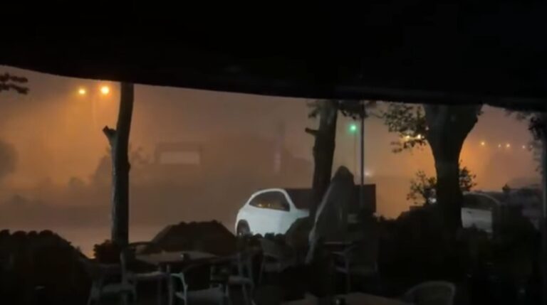 Breshër dhe shi i rrëmbyeshëm në disa pjesë të vendit