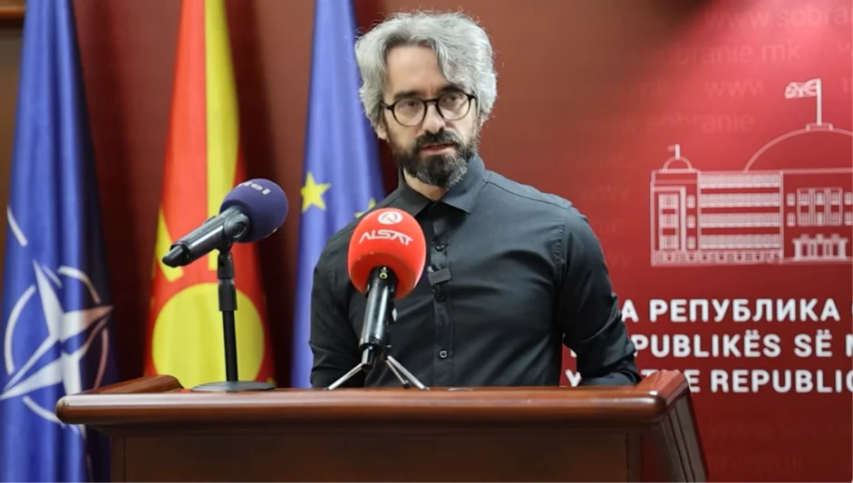 Apasiev kërkon përgjigje për arkëtimin e kredive të shpejta: Sipas cilit ligj shkohet në derën e shtëpisë për borxh?