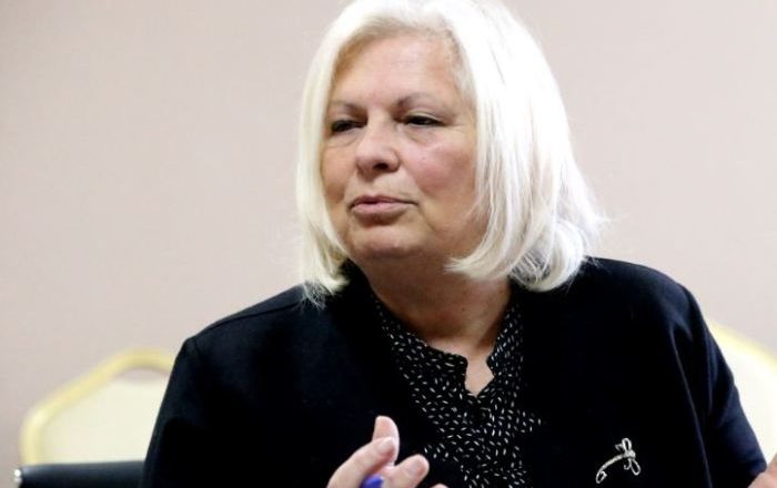 Familja njofton për detajet e ceremonisë së varrimit të Flora Brovinës