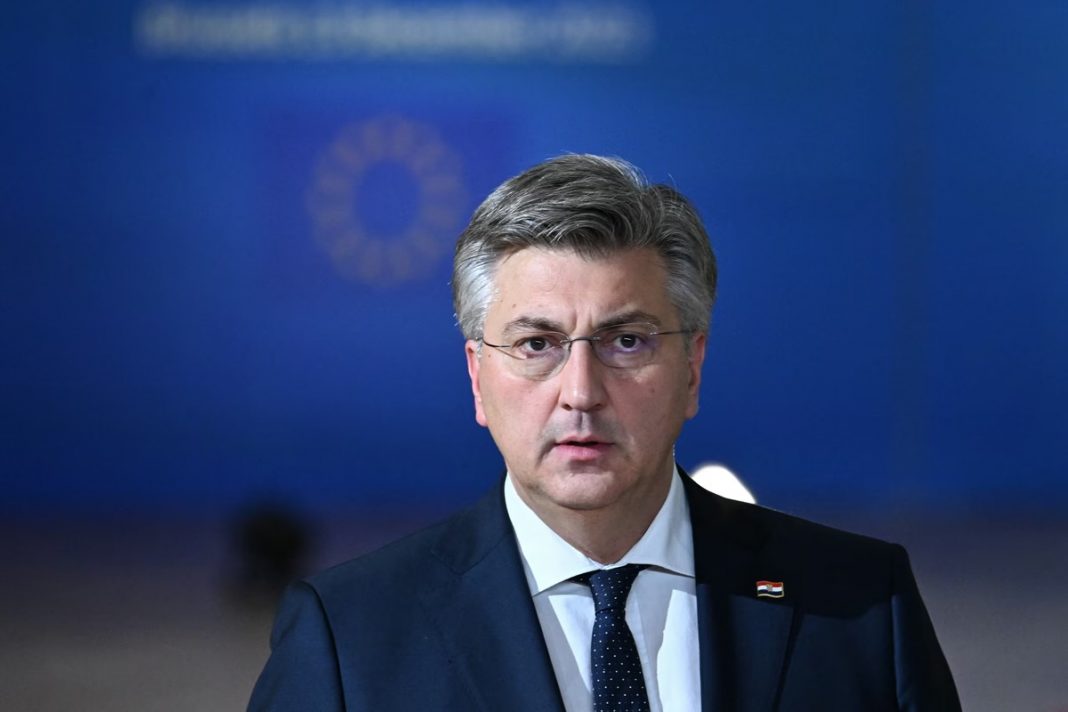 Varrimi shtetëror i kriminelit të luftës ndez reagimin e Kroacisë  Plenkoviç paralajmëron Serbinë